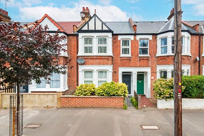 4 Bedroom Terraced House To Rent In Brenthouse Road, London Fields, E9