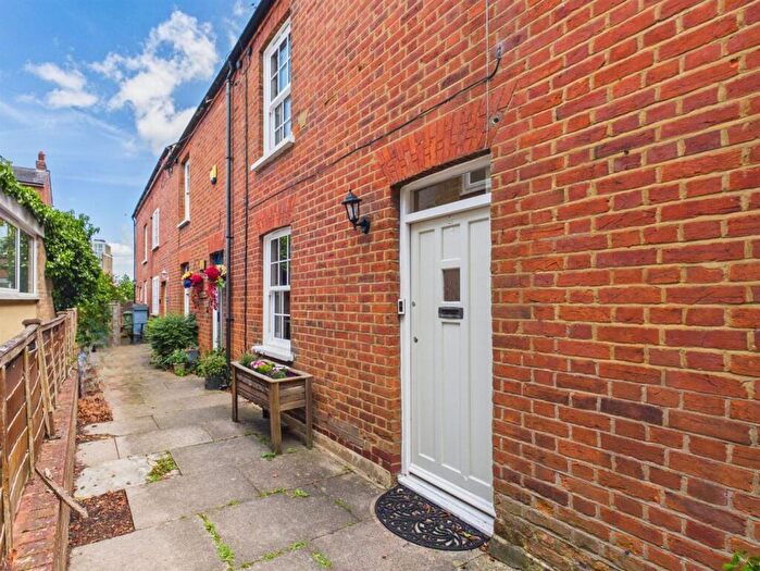3 Bedroom Terraced House For Sale In St. Marys Row, Aylesbury, Buckinghamshire, HP20