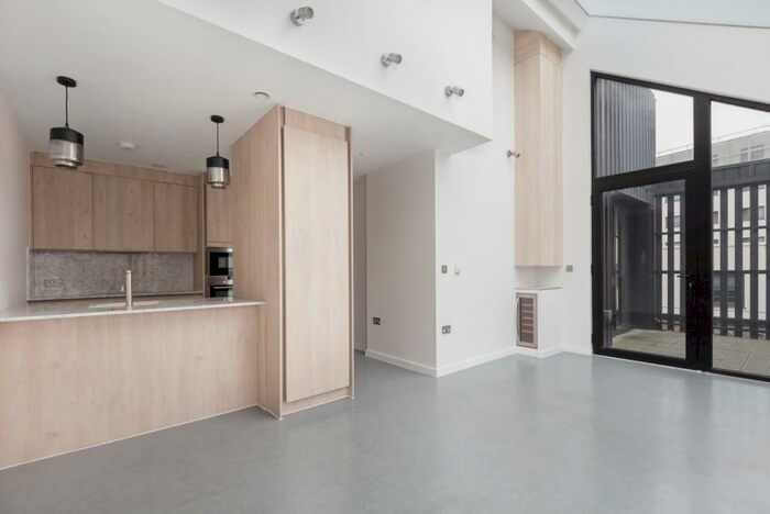 Duplex To Rent In Holmes Road, London, NW5