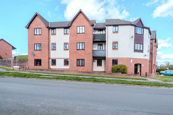 2 Bedroom Flat For Sale In Bulwark Avenue, Chepstow, NP16