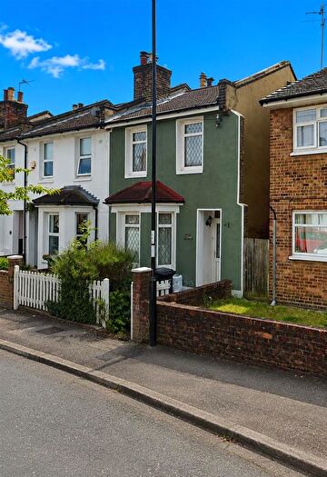 3 Bedroom Property To Rent In Summerfield Street, London, SE12