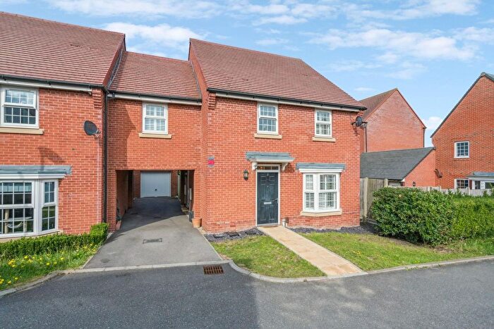 4 Bedroom Link Detached House For Sale In Griffiths Close, Bushey, WD23
