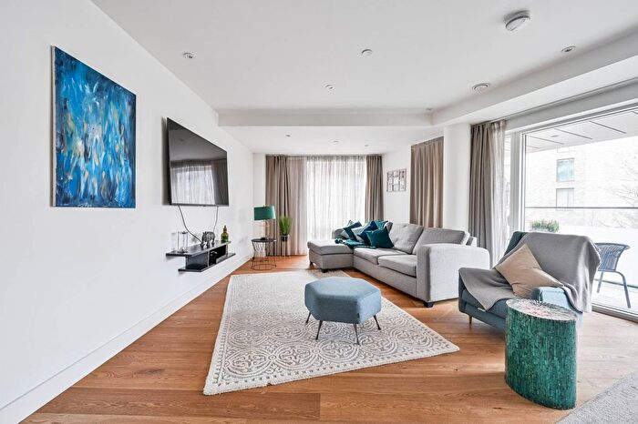 2 Bedroom Flat To Rent In Rennie Street, Greenwich Millennium Village, London, SE10