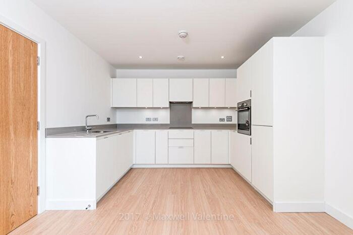 2 Bedroom Flat To Rent In Cherry Orchard Road, Croydon, CR0