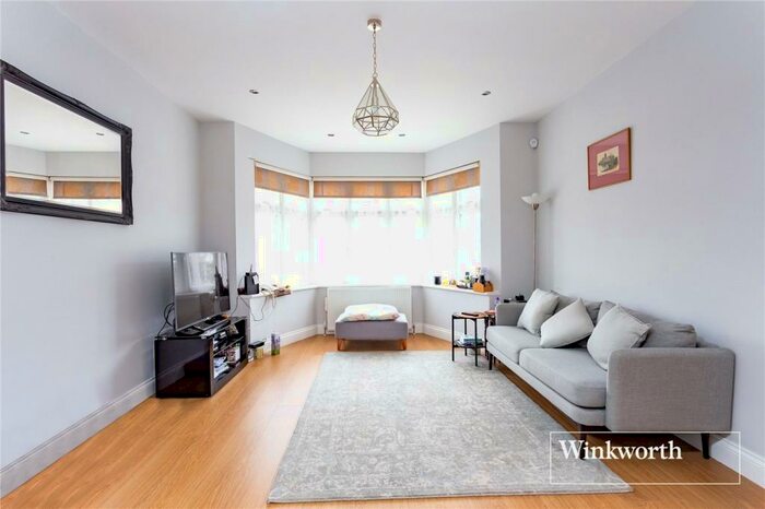 4 Bedroom Terraced House To Rent In Hervey Close, Finchley, London, N3