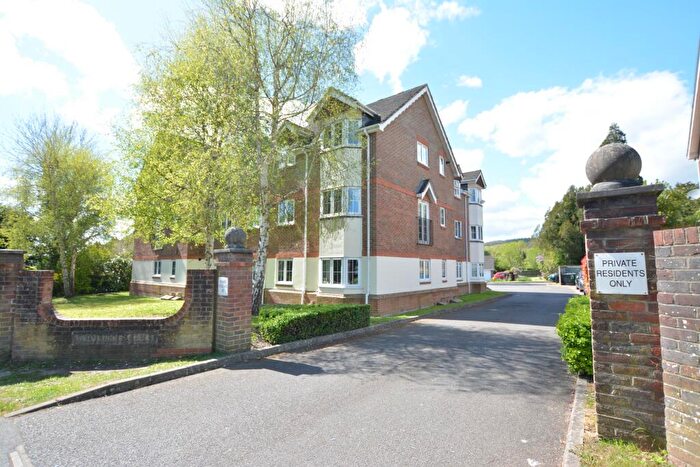 2 Bedroom Apartment For Sale In London Road, Redhill, RH1