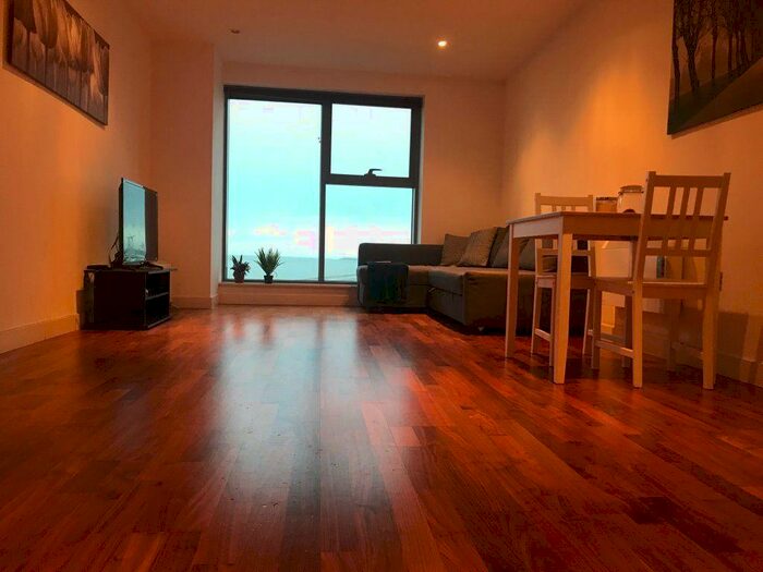 2 Bedroom Apartment To Rent In Princes Dock, L3