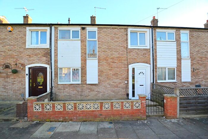3 Bedroom Terraced House To Rent In Gean Walk, Hatfield, AL10