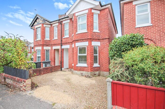 4 Bedroom Property To Rent In Sedgley Road, Bournemouth, BH9