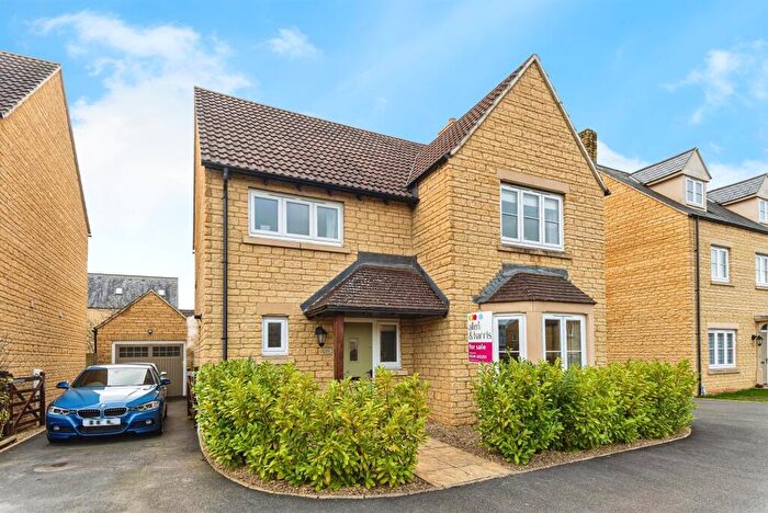 4 Bedroom Detached House For Sale In Barrington Court, Sutton Benger, Chippenham, SN15