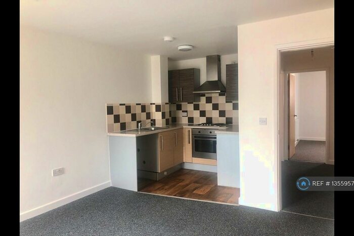 2 Bedroom Flat To Rent In Norton Court, Wallasey, CH44