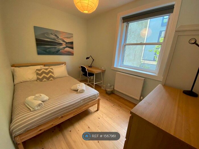 2 Bedroom Flat To Rent In Potterrow, Edinburgh, EH8