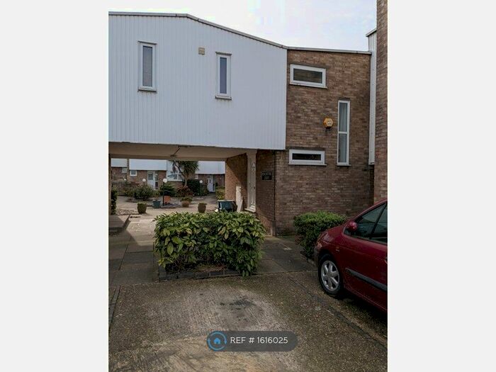4 Bedroom End Of Terrace House To Rent In Porchester Court Kempton Walk, Croydon, CR0