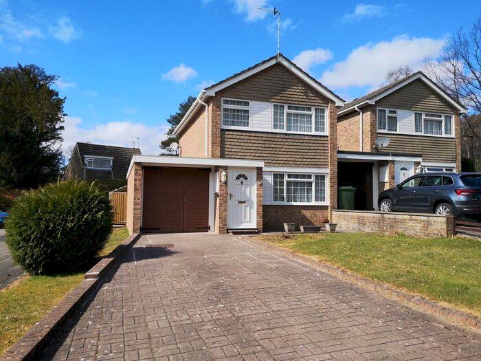 3 Bedroom Property To Rent In Curlew Close, Southampton, SO16