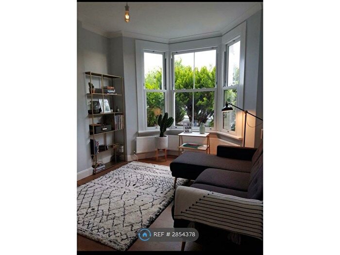 2 Bedroom Flat To Rent In Buckingham Road, London, N22