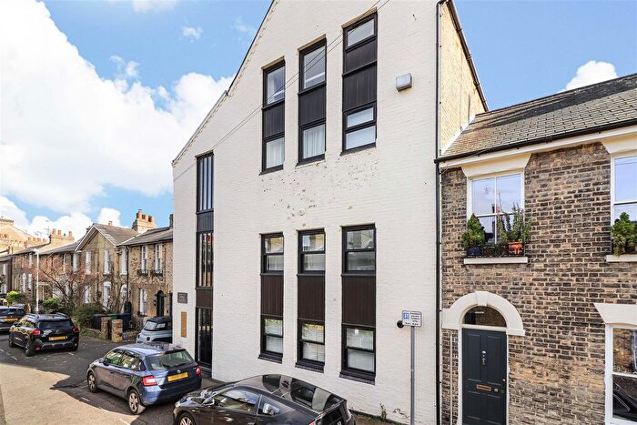 1 Bedroom Flat For Sale In Eden Street, Cambridge, CB1