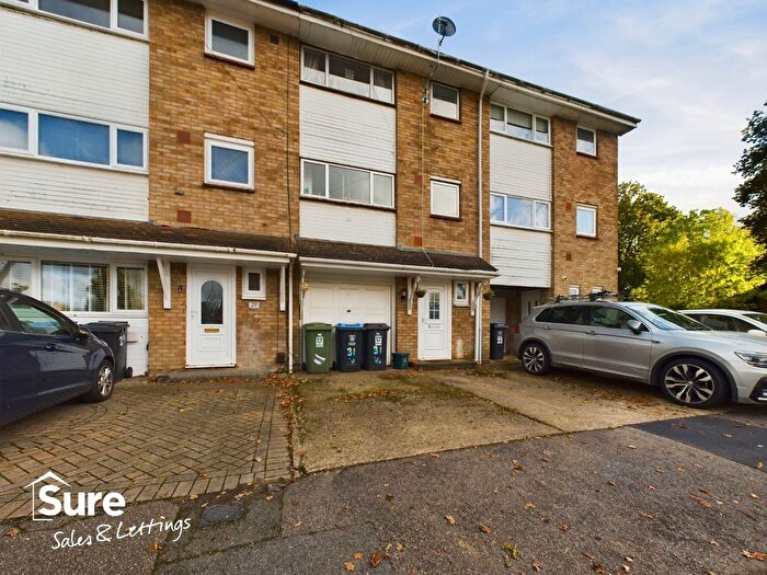 3 Bedroom Town House To Rent In Malvern Way, Hemel Hempstead, Hertfordshire, HP2