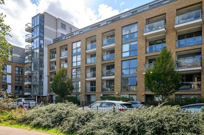 1 Bedroom Flat For Sale In Canalside Square, Islington, London, N1