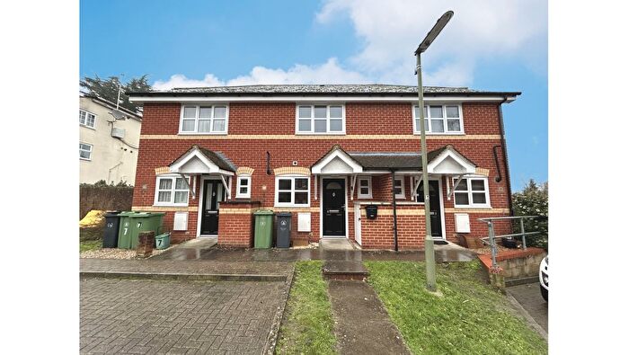 2 Bedroom Property For Sale In Mill Close, Bagshot, Surrey, GU19