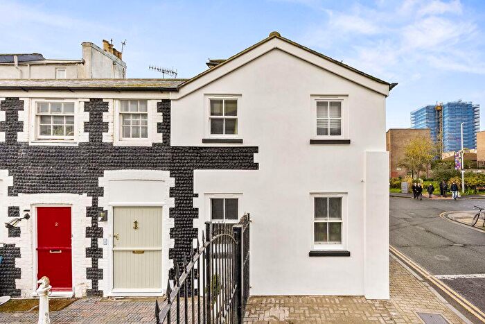 2 Bedroom Mews For Sale In Bristol Road, Kemptown, Brighton, BN2