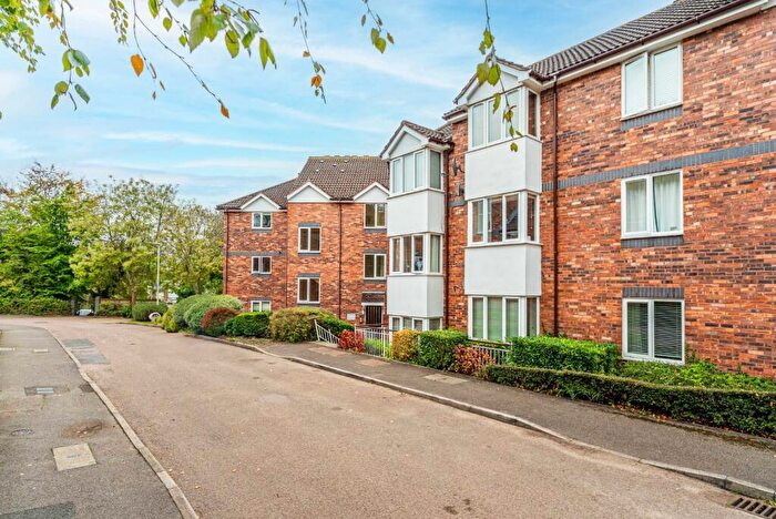 2 Bedroom Apartment For Sale In Millers Rise, St. Albans, Hertfordshire, AL1