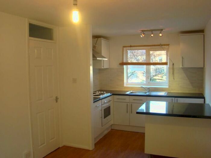 1 Bedroom Flat To Rent In Copthorne Mews, Hayes, Middlesex UB3