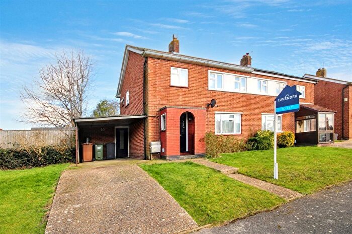 3 Bedroom Property To Rent In Finches Rise, Guildford, GU1