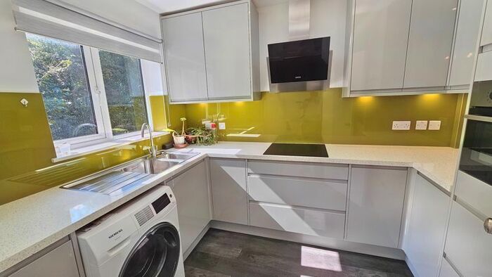 1 Bedroom Flat For Sale In Chairborough Road, Cressex Business Park, High Wycombe, HP12