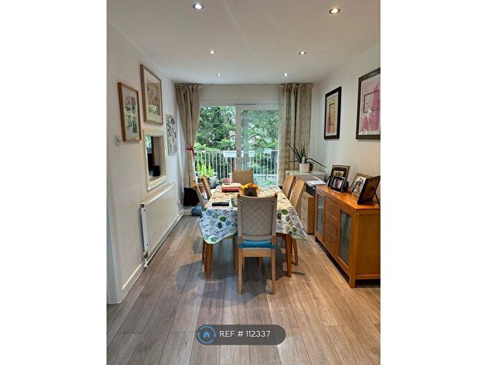 2 Bedroom Maisonette To Rent In Claire Court, London, N12