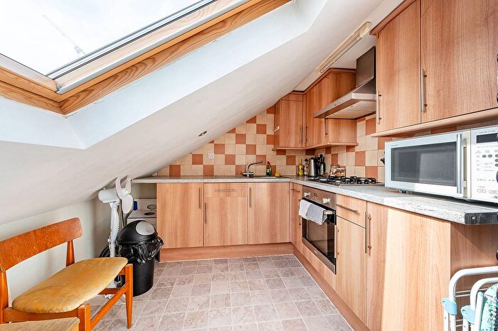 1 Bedroom Flat To Rent In Horn Lane, Acton, London, W3