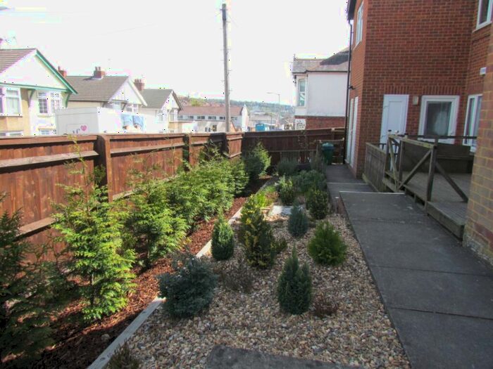 1 Bedroom Apartment To Rent In Dashwood Avenue, High Wycombe, HP12