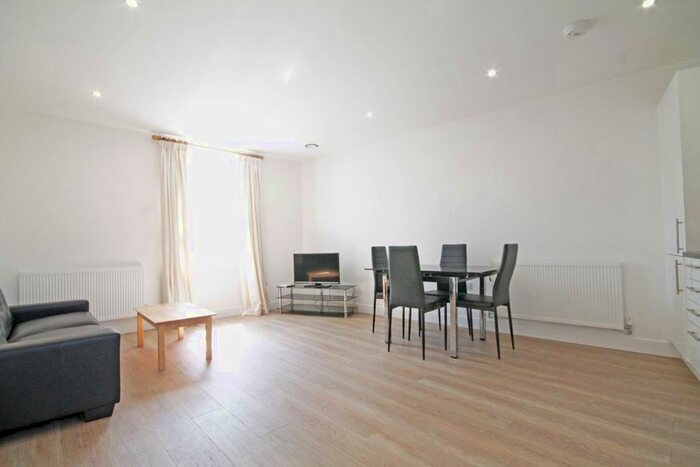 1 Bedroom Flat To Rent In Warham Street, London, SE5