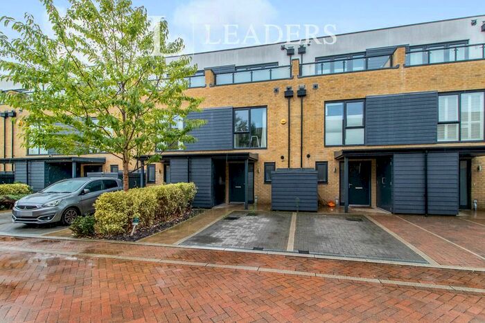 3 Bedroom Town House To Rent In Charlock Close, Romford, RM3