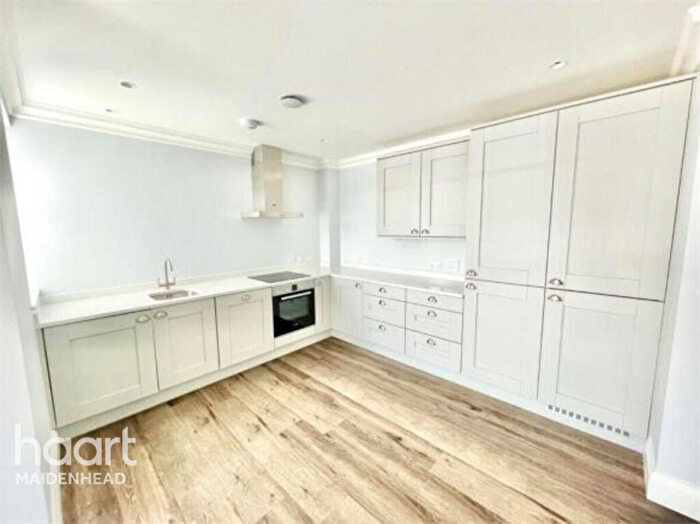 2 Bedroom Apartment To Rent In Slough Road, Slough, SL3