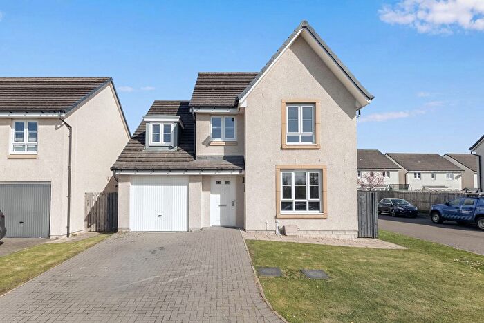 5 Bedroom Detached House For Sale In Appleton Drive, Livingston, EH54