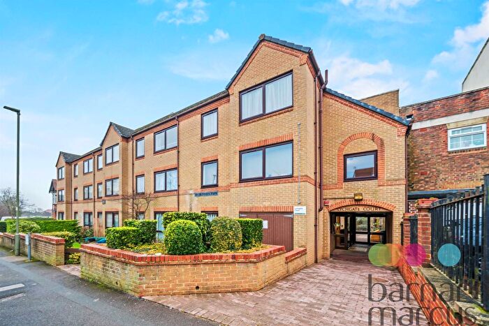 1 Bedroom Flat For Sale In Friern Park, London, N12