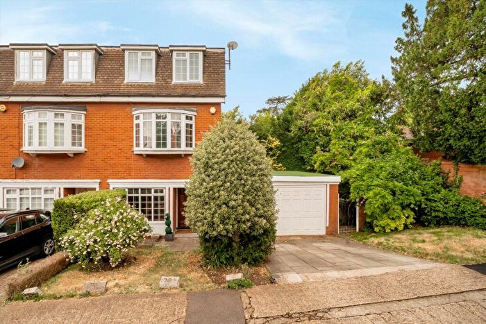 4 Bedroom End Of Terrace House To Rent In Austell Gardens, Mill Hill, NW7