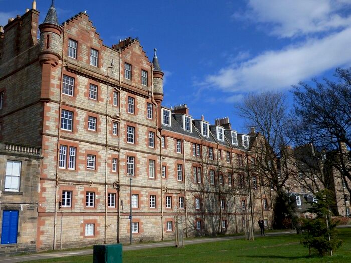 2 Bedroom Flat To Rent In Boroughloch Square, Edinburgh, EH8