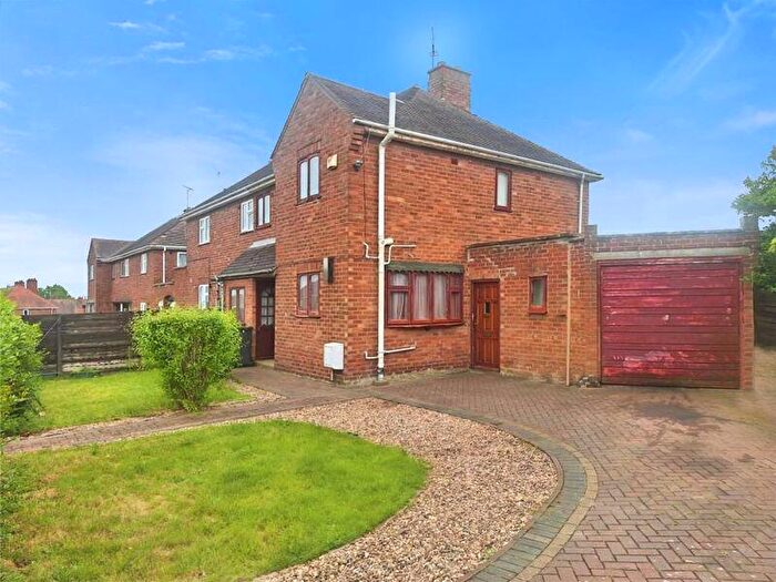 3 Bedroom Semi-Detached House For Sale In Tulliver Road, Nuneaton, CV10