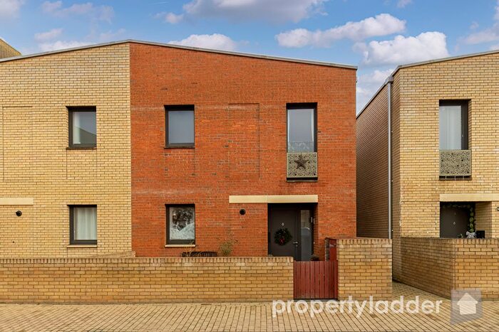 3 Bedroom Semi Detached House For Sale In Shepherd Purse Way, Norwich, NR5