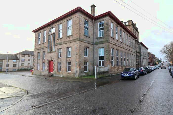 2 Bedroom Flat To Rent In Melrose Avenue, Rutherglen, G73