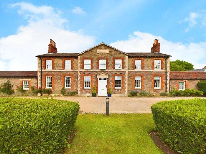 2 Bedroom Flat To Rent In Beechacres, Thornbury, BS35