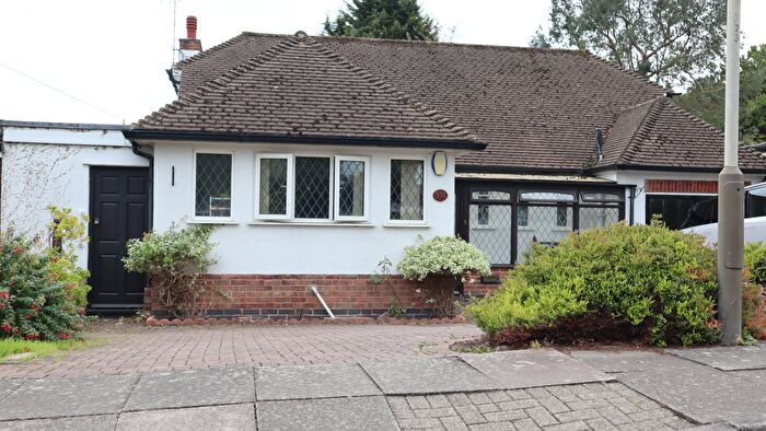 3 Bedroom Bungalow For Sale In Uppingham Road, Leicester, LE5
