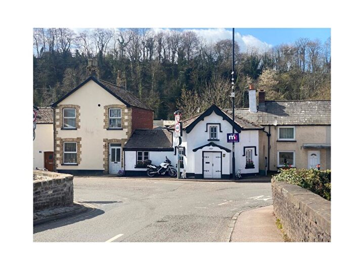 3 Bedroom Terraced House For Sale In Woodside, Llanbadoc, Usk, NP15
