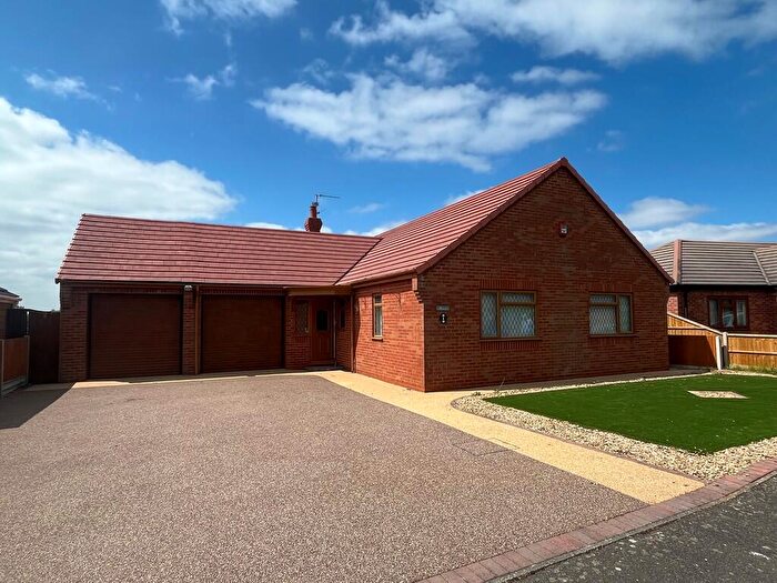 2 Bedroom Detached Bungalow For Sale In Chapel Gardens, Moulton Chapel, PE12