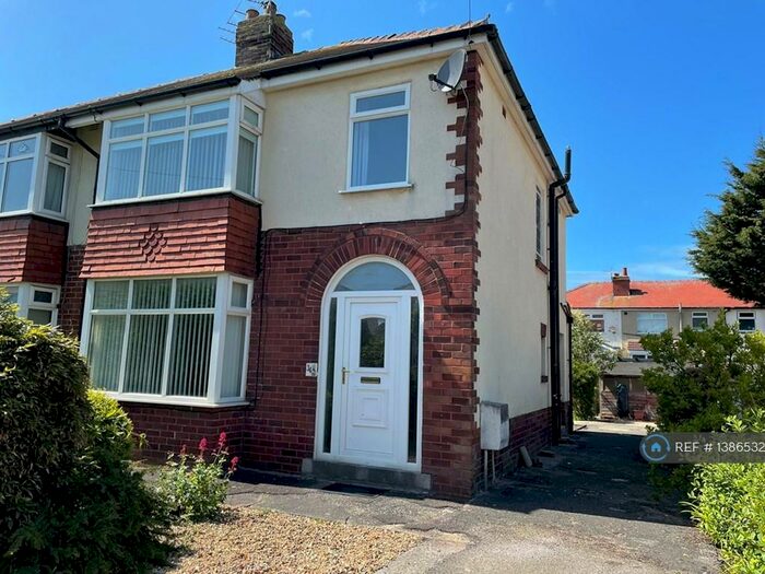 3 Bedroom Semi-Detached House To Rent In Knowle Avenue, Thornton-Cleveleys, FY5