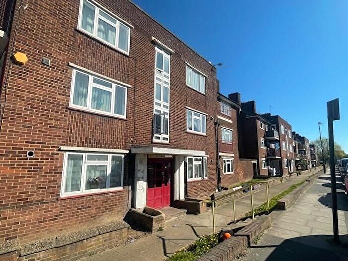 3 Bedroom Flat To Rent In Selby Road, Tottenham, N17
