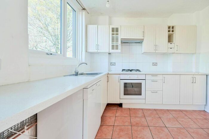 4 Bedroom Property To Rent In Half Moon Lane, North Dulwich, London, SE24