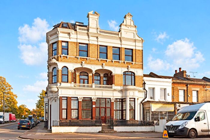1 Bedroom Apartment For Sale In Laleham Road, London, SE6