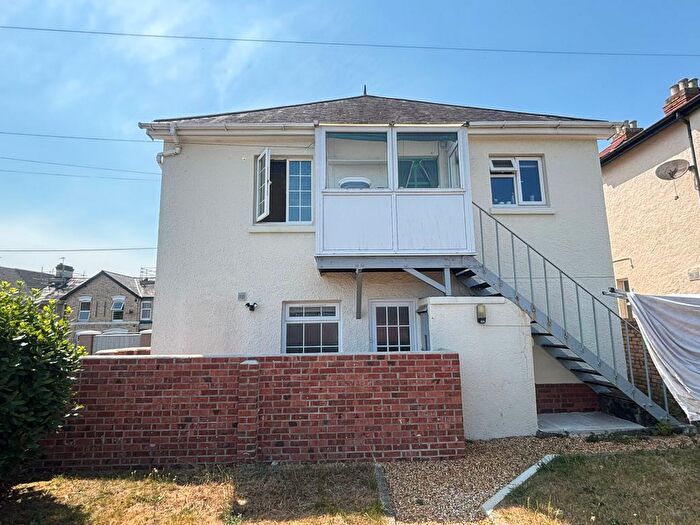 2 Bedroom Flat To Rent In Gestridge Road, Newton Abbot, TQ12